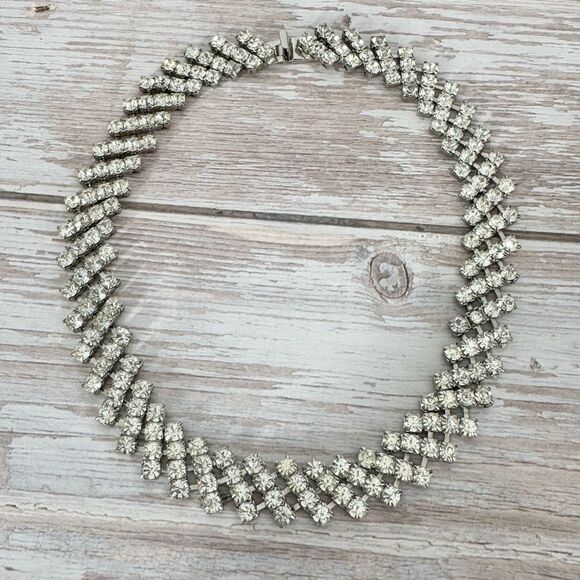 Vintage MCM Clear Crystal Accordion Choker Necklace Glamour Elegant Evening Wear - Picture 8 of 11